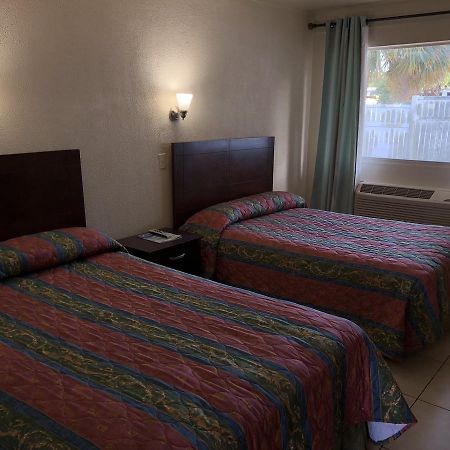 Sunset Inn Fort Pierce Bagian luar foto