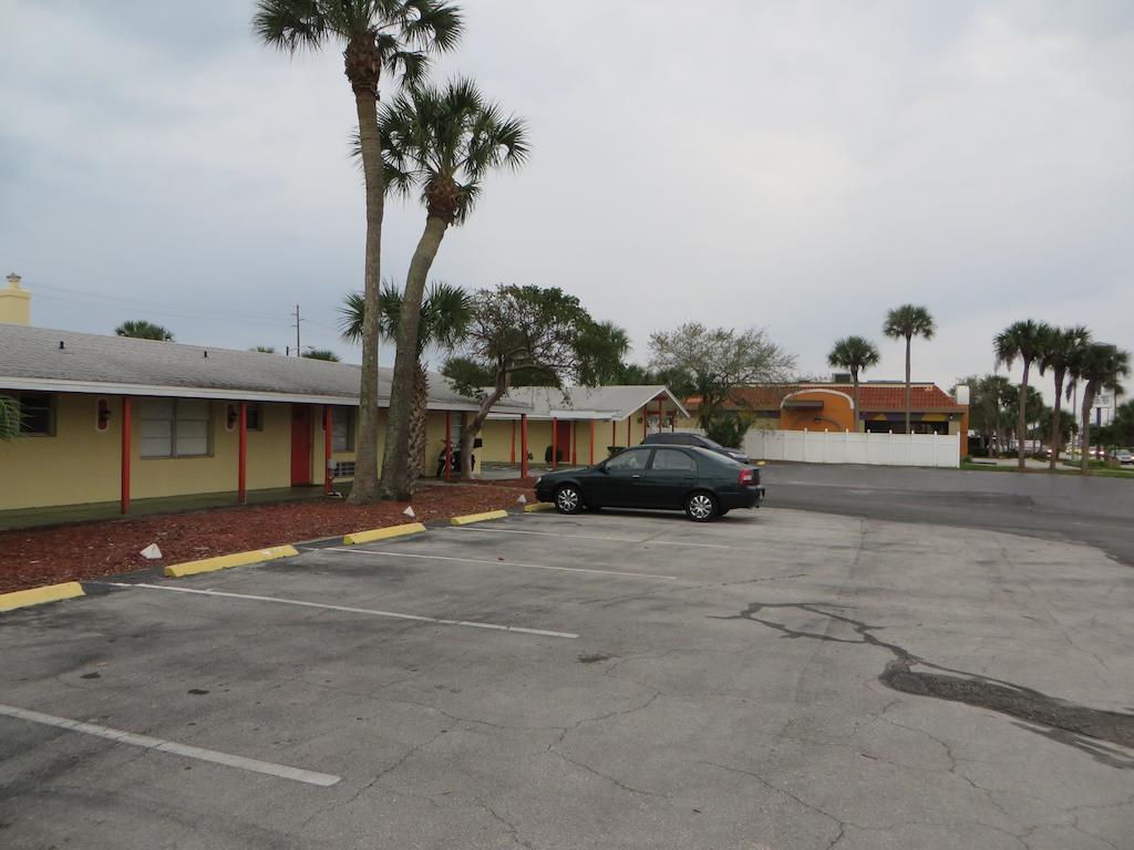 Sunset Inn Fort Pierce Bagian luar foto