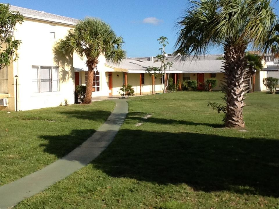 Sunset Inn Fort Pierce Bagian luar foto