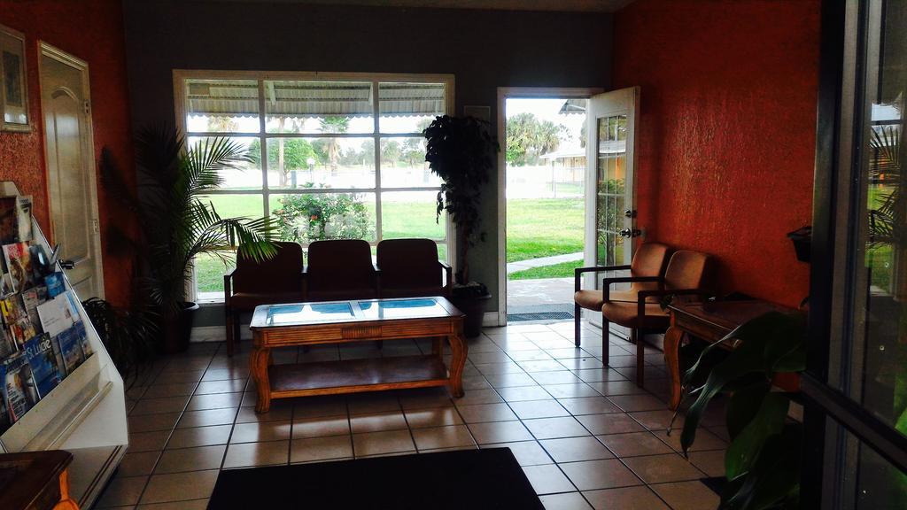 Sunset Inn Fort Pierce Bagian luar foto