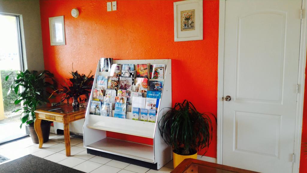 Sunset Inn Fort Pierce Bagian luar foto