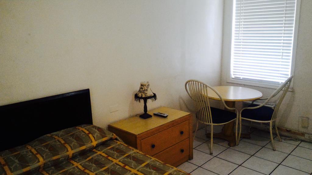 Sunset Inn Fort Pierce Bagian luar foto