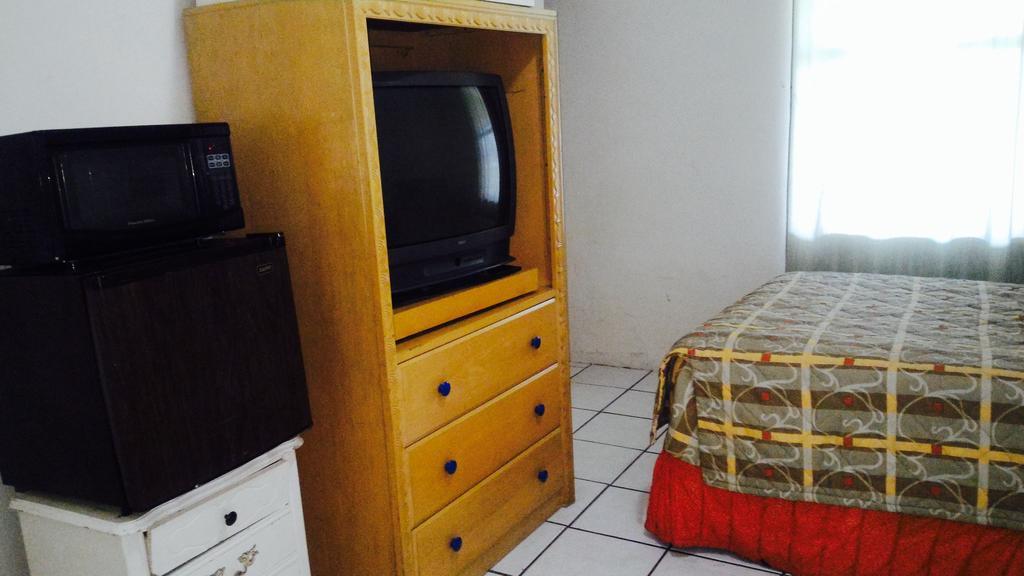 Sunset Inn Fort Pierce Bagian luar foto