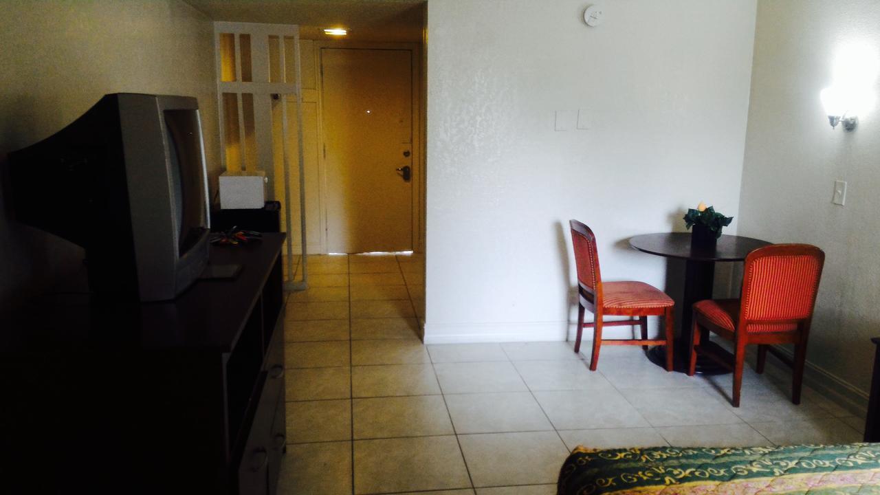 Sunset Inn Fort Pierce Bagian luar foto