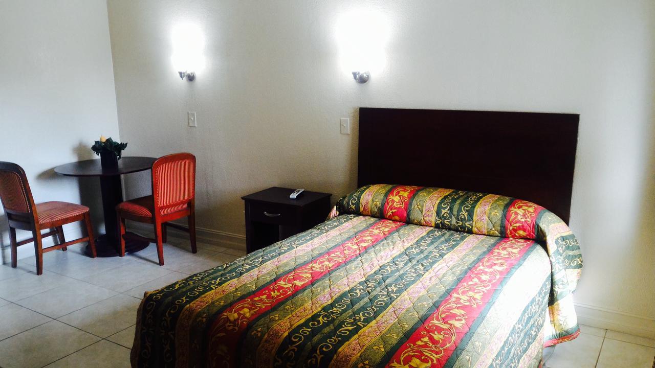 Sunset Inn Fort Pierce Bagian luar foto