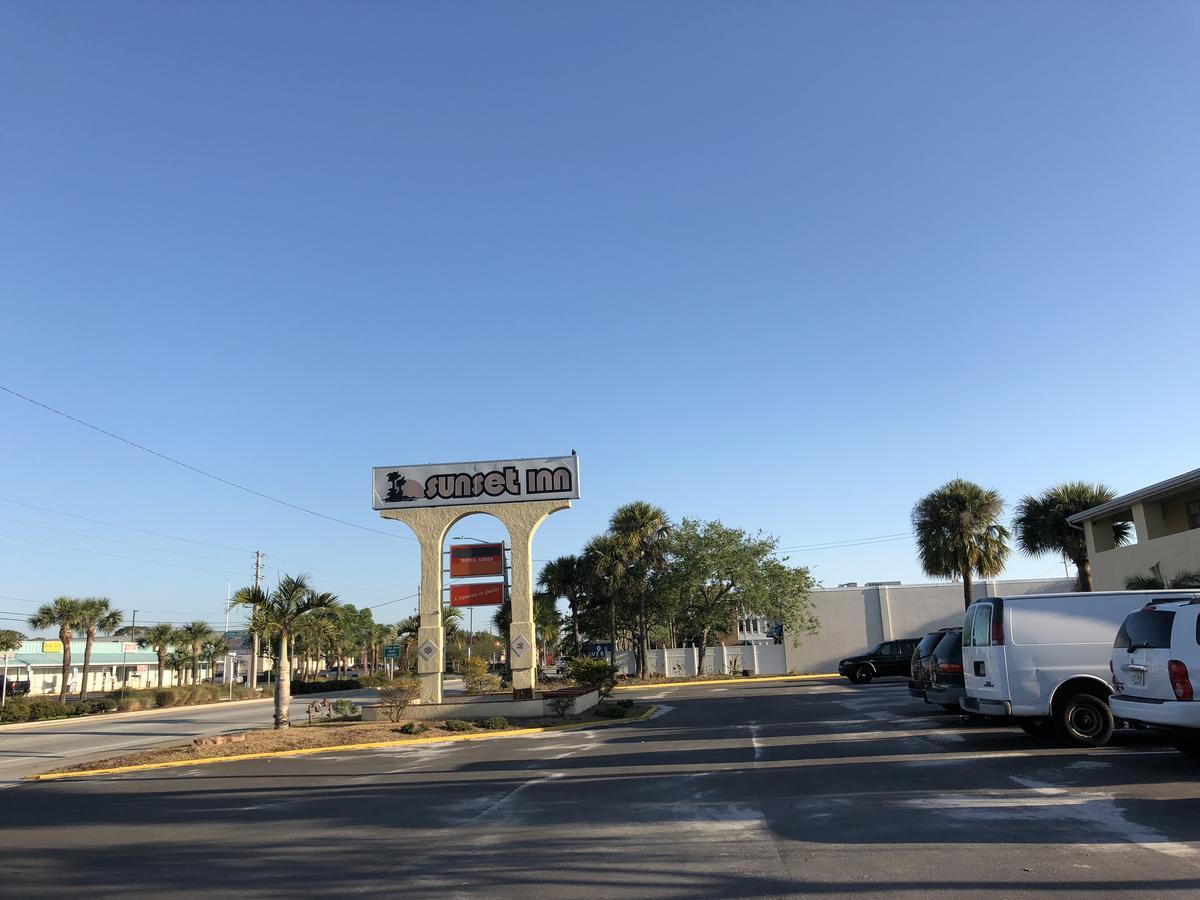 Sunset Inn Fort Pierce Bagian luar foto