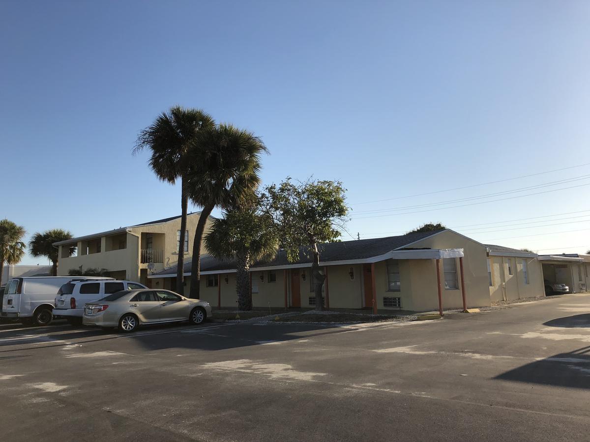 Sunset Inn Fort Pierce Bagian luar foto