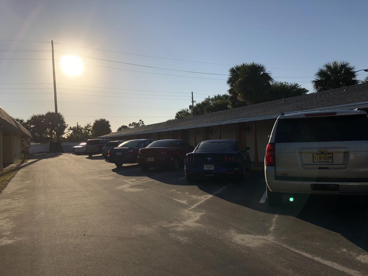 Sunset Inn Fort Pierce Bagian luar foto