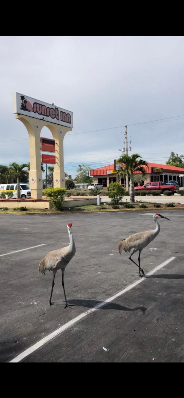 Sunset Inn Fort Pierce Bagian luar foto